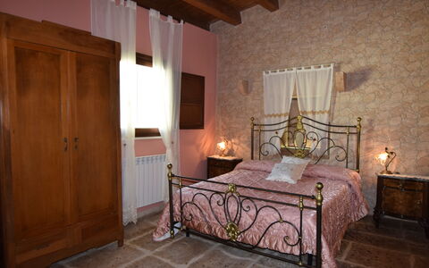 Antica Cascina 191: Meubles, Mur, Chambre, Design Intérieur, Sol, Sol, Lit, Linge, Pièce, Éclairage