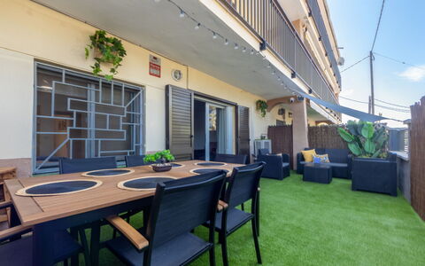 Rosa Dels Vents: Sol, Appartement, Balcon, Ombre, Cour, Dur, Clôture, Balustrade, Plante D'Appartement, Villa