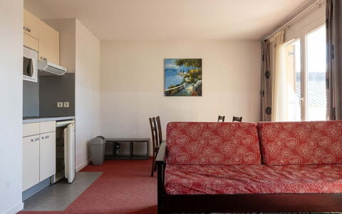 Grasse 612: Bâtiment, Mur, Fenêtre, Zone Résidentielle, Quartier, Façade, Maison, Ville, Domicile, Balcon