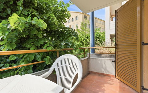 Virginia: Appartement, Porche, Balcon, Tache De Bois, Ombre, Balustrade, Plante D'Appartement, Eco Hôtel, Dur, Plate-Forme