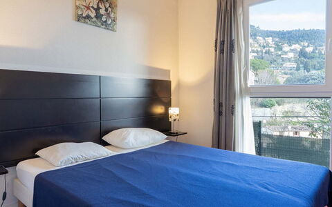 Grasse 625: Bâtiment, Mur, Fenêtre, Zone Résidentielle, Quartier, Façade, Maison, Ville, Domicile, Balcon