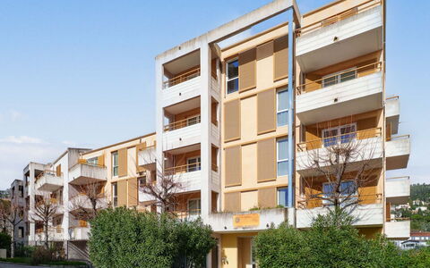 Grasse 625: Bâtiment, Mur, Fenêtre, Zone Résidentielle, Quartier, Façade, Maison, Ville, Domicile, Balcon