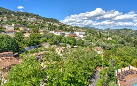 Grasse 631: Bâtiment, Mur, Fenêtre, Zone Résidentielle, Quartier, Façade, Maison, Ville, Domicile, Balcon