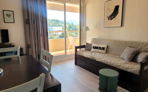 Grasse 637: Meubles, Design Intérieur, Appartement, Pièce, Sol, Sol, Domicile, Canapé, Salon, Plafond