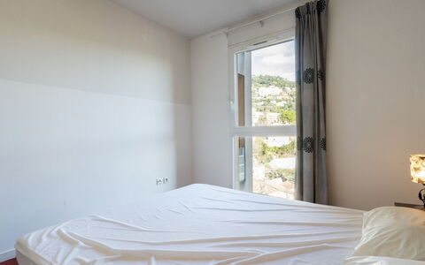 Grasse 639: Bâtiment, Mur, Fenêtre, Zone Résidentielle, Quartier, Façade, Maison, Ville, Domicile, Balcon