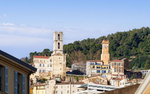 Grasse 653: Bâtiment, Mur, Fenêtre, Zone Résidentielle, Quartier, Façade, Maison, Ville, Domicile, Balcon