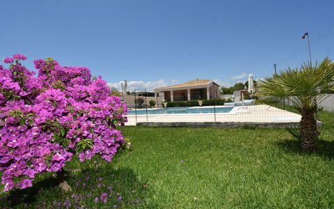 Villa Gloria: Piscine, Recours, Jardin, Aménagement Paysager, Ombre, Eco Hôtel, Mobilier De Jardin, Hacienda, Cour