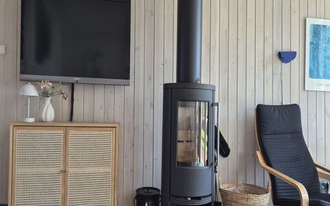 Vinny - 1Km from the Sea: Bois, Meubles, Sol, Sol, Design Intérieur, Parquet, Salon, Dur, Tache De Bois, Revêtement De Sol Stratifié
