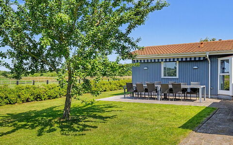 Aderice - 80M from the Sea: Domicile, Lot Terre, Chalet, Pelouse, Jardin, Ombre, Cour, Ferme, Batiments Jardin, Biens