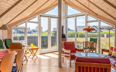 Eldmar - 500M from the Sea: Bois, Domicile, Meubles, Porte, Chalet, Plafond, Chaise, Porche, Ombre, Dur