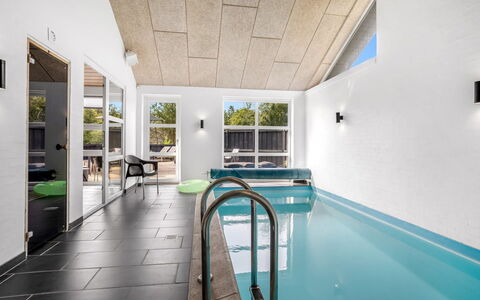 Ozrenka - from the Sea: Piscine, Plafond, Composite, Recours, Hôtel, Conception, Luminaire Plomberie, Daylighting, Appartement Penthouse, Grenier