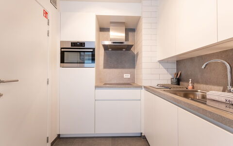 Cosy @ Sea: Cuisine, Comptoir, Design Intérieur, Sol, Appareil De Cuisine, Bois, Principaux Appliance, Sol, Cabinetry, Plafond