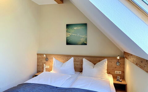 Tonis Strandidyll: Bois, Design Intérieur, Sol, Sol, Chambre, Meubles, Domicile, Lit, Dur, Literie