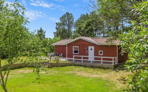 Oke - 1.2Km from the Sea: Herbe, Maison, Chalet, Arbuste, Lot Terre, Domicile, Zone Rurale, Établissements Humains, Biens