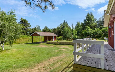 Oke - 1.2Km from the Sea: Herbe, Arbuste, Lot Terre, Chalet, Zone Rurale, Domicile, Établissements Humains, Biens, Jardin, Pelouse