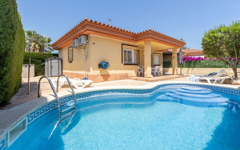 Lisa: Piscine, Loisir, Recours, Vacances, Mobilier De Jardin, Villa, Eco Hôtel, Biens, Hacienda, Hôtel