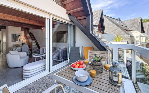 Les Terrasses du Port: Domicile, Appartement, Balcon, Chaise, Recours, Plante D'Appartement, Dur, Villa, Eco Hôtel, Pot De Fleur