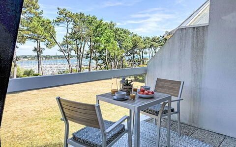 Les Terrasses du Port: Mobilier De Jardin, Ombre, Chaise, Balcon, Plate-Forme, Eco Hôtel, Boardwalk, Balustrade, Passerelle, Clôture