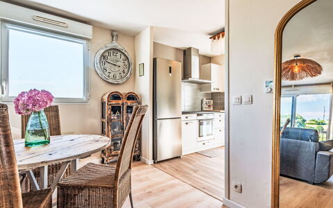 Alturan: Meubles, Table Cuisine Et Salle A Manger, Chaise, Sol, Mer, Balcon, Océan, Recours, Eco Hôtel, Salle À Manger