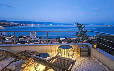Judy: Recours, Mer, Océan, Eco Hôtel, Balcon, Côte, Chaise, Mobilier De Jardin, Ville Resort, Hôtel