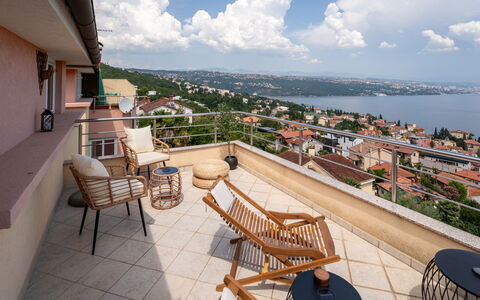 Judy: Meubles, Table Cuisine Et Salle A Manger, Chaise, Sol, Mer, Balcon, Océan, Recours, Eco Hôtel, Salle À Manger