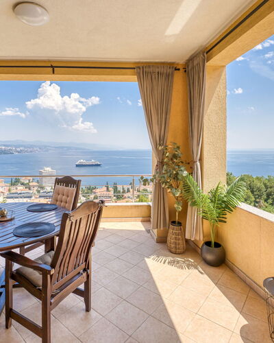 Judy: Meubles, Table Cuisine Et Salle A Manger, Chaise, Sol, Mer, Balcon, Océan, Recours, Eco Hôtel, Salle À Manger