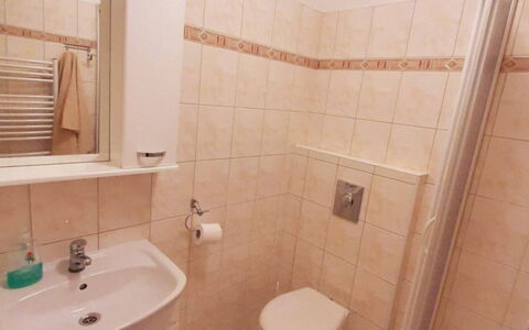 Sylva: Sol, Sol, Salle De Bains, Luminaire Plomberie, Design Intérieur, Lavabo, Plomberie, Évier, Tuile, Pièce