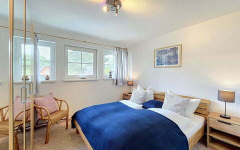 Hohe Kiefern: Meubles, Design Intérieur, Bois, Lit, Sol, Chambre, Sol, Plafond, Pièce, Éclairage
