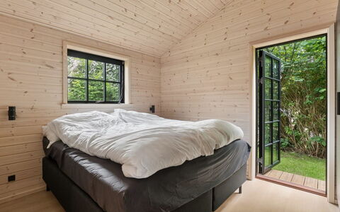 Elaina - 550M from the Sea: Bois, Dur, Planche, Chalet, Chambre, Tache De Bois, Cabane En Rondins, Lit, Batiments Jardin, Matériau Naturel
