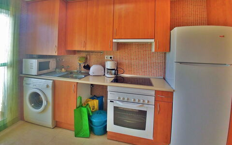Coral Ii: Familiale, Appartement, Véhicule De Luxe, Mid-Taille Car, Parking, Sedan, Voiture Compacte, City Car