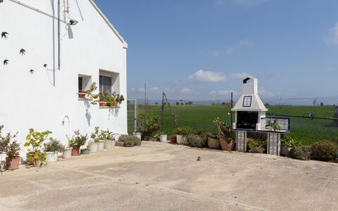 Pepeta: Familiale, Appartement, Véhicule De Luxe, Mid-Taille Car, Parking, Sedan, Voiture Compacte, City Car