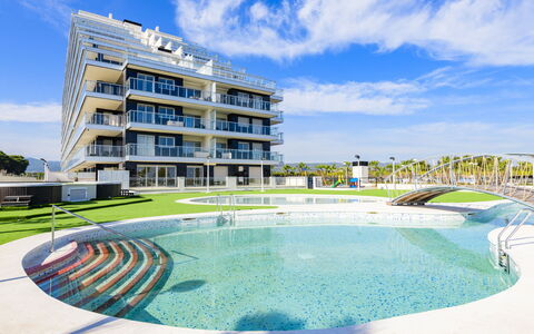 Ciudad Jardin Ii: Familiale, Appartement, Véhicule De Luxe, Mid-Taille Car, Parking, Sedan, Voiture Compacte, City Car