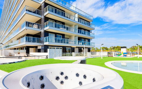Ciudad Jardin Ii: Familiale, Appartement, Véhicule De Luxe, Mid-Taille Car, Parking, Sedan, Voiture Compacte, City Car