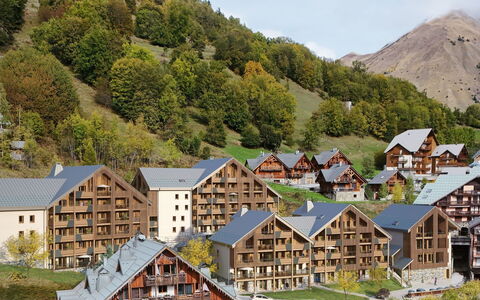 Vaujany 125: Familiale, Appartement, Véhicule De Luxe, Mid-Taille Car, Parking, Sedan, Voiture Compacte, City Car