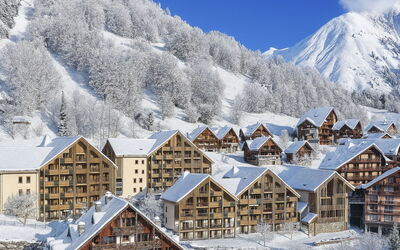 Vaujany 125: Familiale, Appartement, Véhicule De Luxe, Mid-Taille Car, Parking, Sedan, Voiture Compacte, City Car