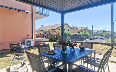Sondolo: Familiale, Appartement, Véhicule De Luxe, Mid-Taille Car, Parking, Sedan, Voiture Compacte, City Car