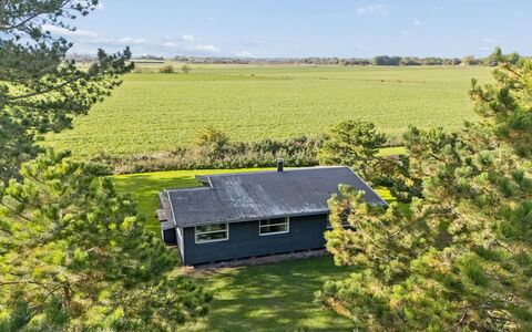 Vilmar - 450M from the Sea: Herbe, Maison, Toit, Prairie, Domicile, Chalet, Plaine, Paysage, Zone Rurale, Lot Terre