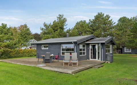 Vilmar - 450M from the Sea: Chalet, Siding, Ombre, Batiments Jardin, Porche, Cour, Cabane En Rondins, Ferme, Arrière-Cour, Planche