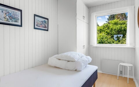 Tabetha - 800M from the Sea: Bois, Chambre, Lit, Sol, Sol, Literie, Drap De Lit, Cadre De Lit, Dur, Planche