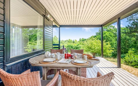 Tabetha - 800M from the Sea: Meubles, Bois, Design Intérieur, Porche, Plafond, Sol, Table, Chaise, Sol, Domicile