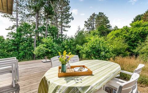 Tabetha - 800M from the Sea: Meubles, Chaise, Table, Mobilier De Jardin, Arbuste, Table Cuisine Et Salle A Manger, Tableau De Plein Air, Jardin, Ombre, Eco Hôtel
