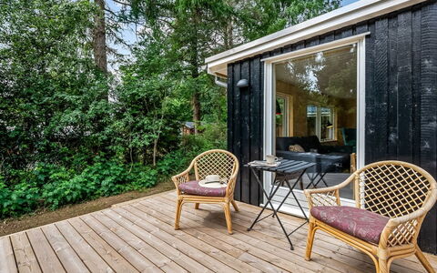 Hejne - 600M from the Sea: Bois, Chaise, Dur, Chalet, Planche, Porche, Plate-Forme, Tache De Bois, Batiments Jardin, Mobilier De Jardin