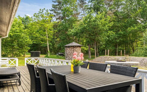 Alivia - 500M from the Sea: Bois, Meubles, Chaise, Porche, Tableau De Plein Air, Ombre, Mobilier De Jardin, Jardin, Table Cuisine Et Salle A Manger, Dur