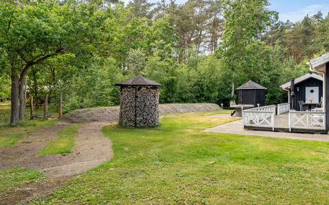 Alivia - 500M from the Sea: Arbre, Lot Terre, Toit, Zone Rurale, Chalet, Jardin, Batiments Jardin, Ombre, Aménagement Paysager, Arrière-Cour