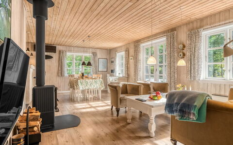 Alivia - 500M from the Sea: Design Intérieur, Bois, Meubles, Sol, Parquet, Plafond, Salon, Domicile, Sol, Canapé