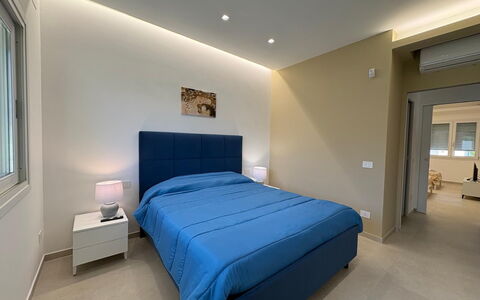 Villa Marzia - Augusta: Meubles, Lit, Design Intérieur, Sol, Sol, Chambre, Bois, Plafond, Pièce, Éclairage