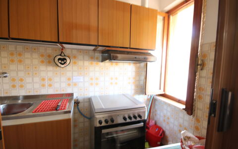 Il Paradiso tra Gli Ulivi: Cuisine, Appareil De Cuisine, Principaux Appliance, Bois, Sol, Comptoir, Design Intérieur, Sol, Cuisinière, Le Fourneau