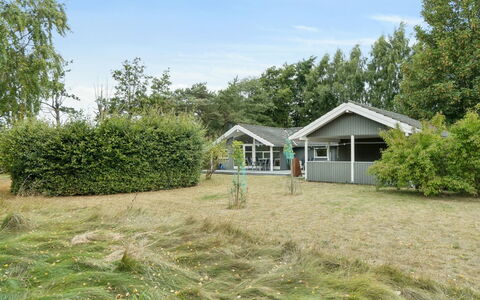 Veljan - 300M from the Sea: Maison, Arbuste, Toit, Domicile, Zone Résidentielle, Chalet, Lot Terre, Biens, Jardin