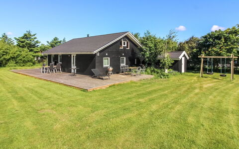 Ruka - 600M from the Sea: Bois, Domicile, Meubles, Plafond, Chalet, Salon, Dur, Chaise, Parquet