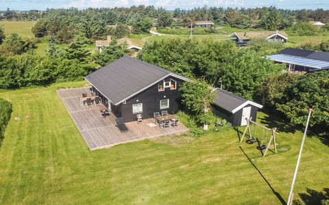 Ruka - 600M from the Sea: Bois, Domicile, Meubles, Plafond, Chalet, Salon, Dur, Chaise, Parquet